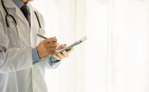 Read more about the article 당뇨 환자 감기약 복용 시 혈당 상승 원인과 주의사항