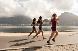 Read more about the article 음주 후 운동의 위험성: 간 독성, 근손실, 탈수 및 신장 기능 저하 가이드