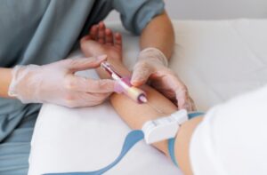 Read more about the article PT(프로트롬빈 시간)검사 수치 상승·저하 의미와 혈액 응고 건강 관리